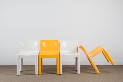 Claudio BARTOLI 

4 chaises en plastique...