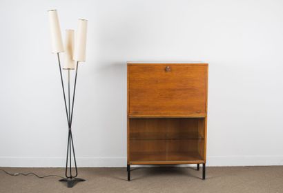 Circa 1960 

Secrétaire en bois et métal,...