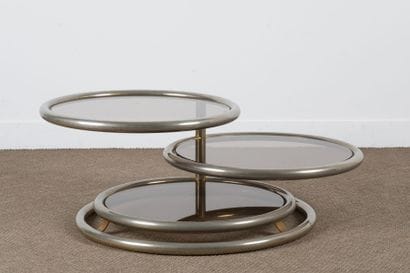 Circa 1970 

Table basse à 3 plateaux circulaires...