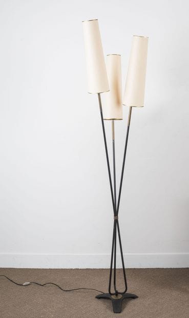 Circa 1960 

Lampadaire à 3 bras de lumière...