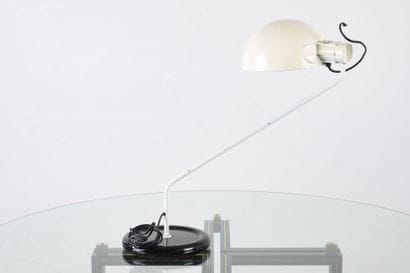 Harvey GUZZINI

Lampe de bureau en métal....