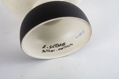 Ettore SOTTSASS 

Alzata. 

Coupe en céramique...