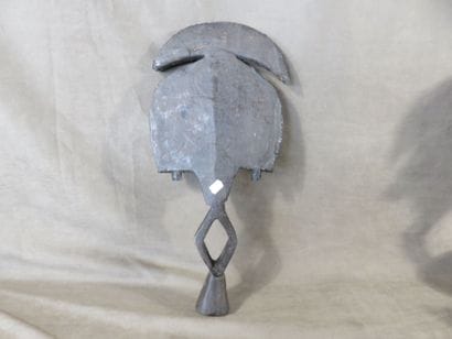 Figure de reliquaire. Ame de bois plaquée...