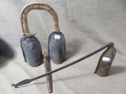 Deux gongs, un avec un manche (Longueur :...
