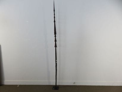 Long war spear with multiple protruding barbs...