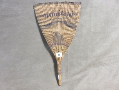 Eventail en fibre Hauteur : 32 cm. Iles Tonga...