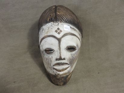 
Masque facial Okuyi, portrait de jeune fille. Les...