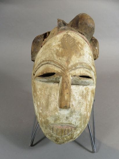 Masque facial Okuyi, portrait de jeune fille....