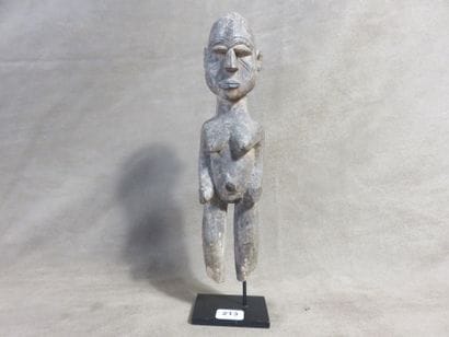 Fétiche Bateba. Ces statuettes étaient consacrées...