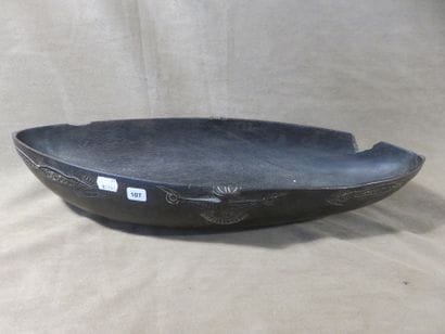 Cup decorated in its center with an abstract...
