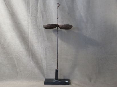 Lampe à huile ou à beurre de karité ornée...