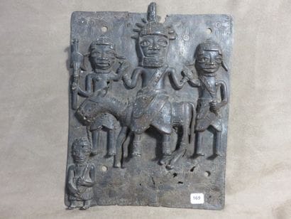 Plaque équestre représentant le roi à cheval...