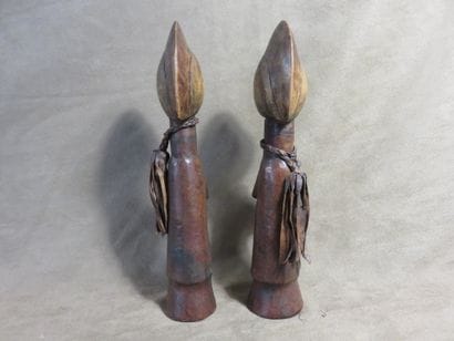 Deux poupées de fécondité biga. Le corps...