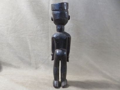 Fétiche Bateba. Ces statuettes étaient consacrées...