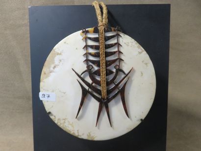Kapkap, ornement pectoral des hommes d’importance,...