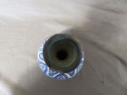 Métrab, flacon destiné à recevoir l’eau de...