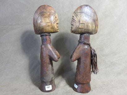 Deux poupées de fécondité biga. Le corps...