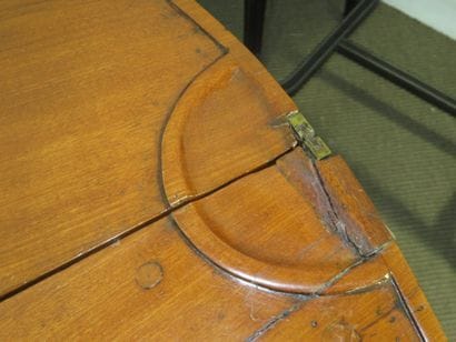 Table à jeux en acajou et placage d'acajou,...