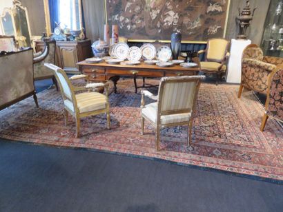 Grand tapis en laine points noués à décor...