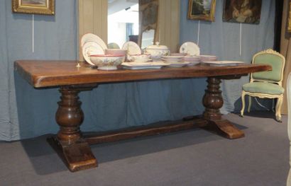 Grande table de monastère en chêne à plateau...