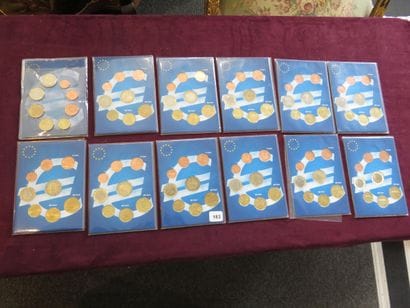 Monnaies Euros - Collection de 12 x Séries...