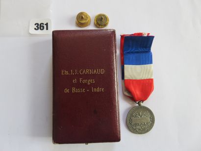 Décoration - Médaille d'Honneur du Travail,...