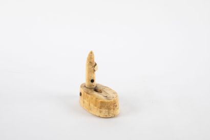 ha'akai. Ornement d’oreille masculin composé...