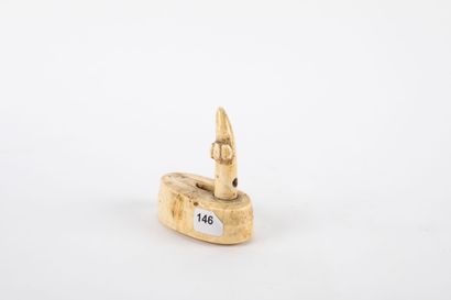 ha'akai. Ornement d’oreille masculin composé...