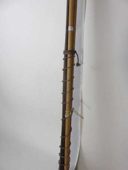 One bow and two arrows. Length of the bow:...