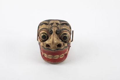 Masque de danse de cour. Wayang topeng. La...