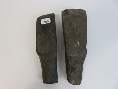 Lot de deux objets : Deux anciennes lames...