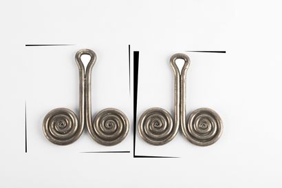 Paire d’ornement d’oreille féminin à représentation...
