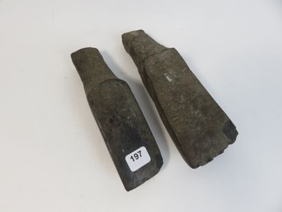 Lot de deux objets : Deux anciennes lames...