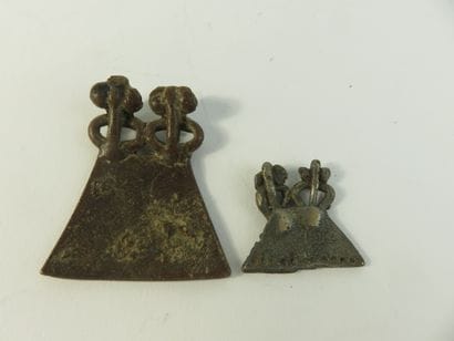 Deux pendentifs Senoufo représentant deux...