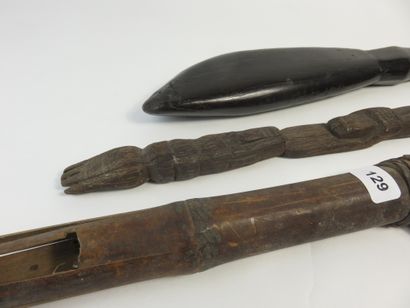 Lot de trois objets : un propulseur à lance...
