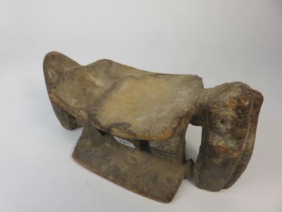 Neck rest representing a horse. Wood with...