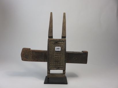 Serrure de case à décor géométrique. Bois...