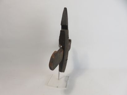 Serrure de case à décor géométrique. Bois...