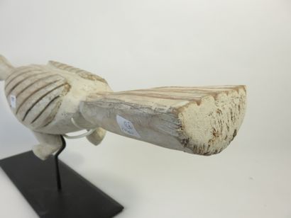 Effigie d’un oiseau. Bois léger, trace de...