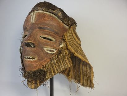 Masque de danse Mbuya. Visage humain, front...