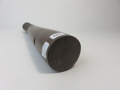 Ustensile ancien. Pipe (?) Bois à patine...