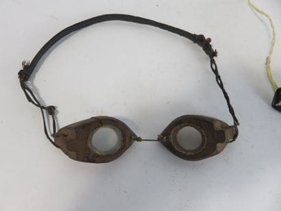 Lot: Pair of diving glasses composed of two...