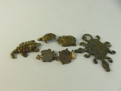 Six animaux : un crocodile double, deux tortues,...