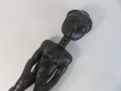 Fétiche représentant un personnage féminin...