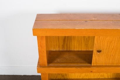 Circa 1960 - Enfilade en bois, ouvrant à...