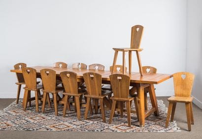 Circa 1960 - 13 Chaises en bois massif à...