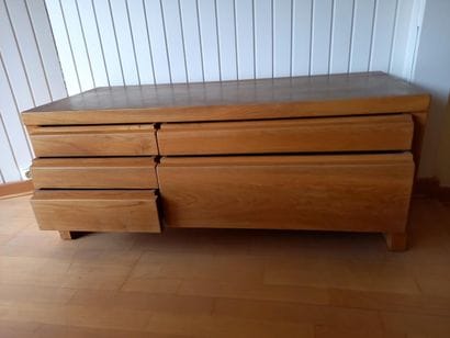 Pierre CHAPO - Commode basse en orme massif...