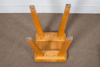 Circa 1960 - 10 Tabourets en bois à 4 pieds....