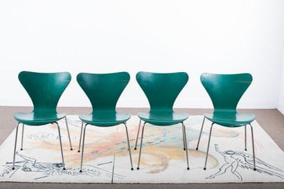 Arne JACOBSEN - Série 7. 4 chaises de couleur...