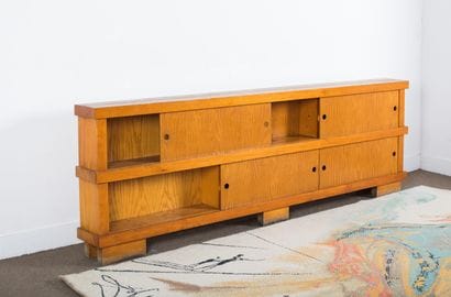 Circa 1960 - Enfilade en bois, ouvrant à...